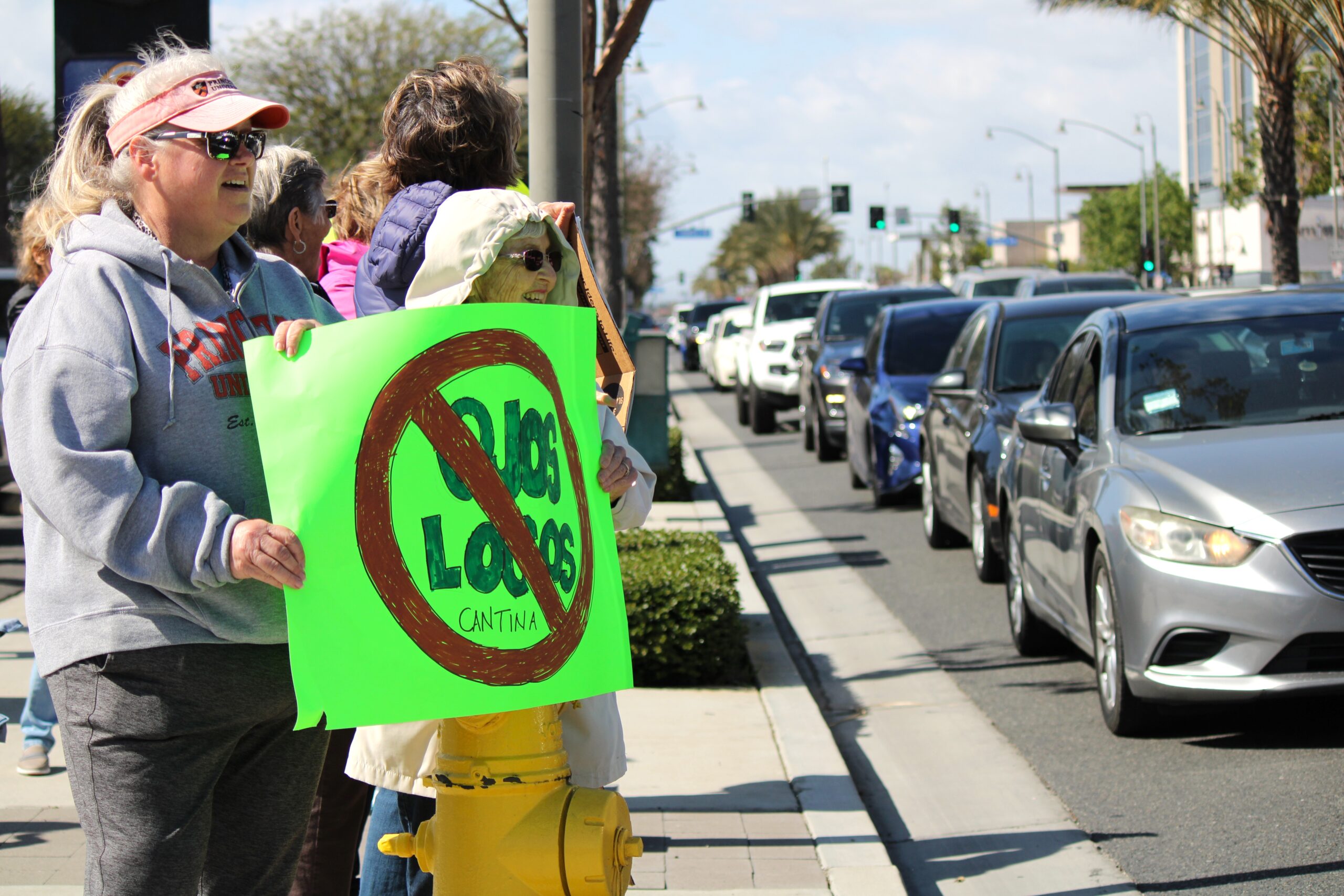 Sospechan que hubo corrupción para dar permiso municipal al bar Ojos Locos  - Downey Latino News